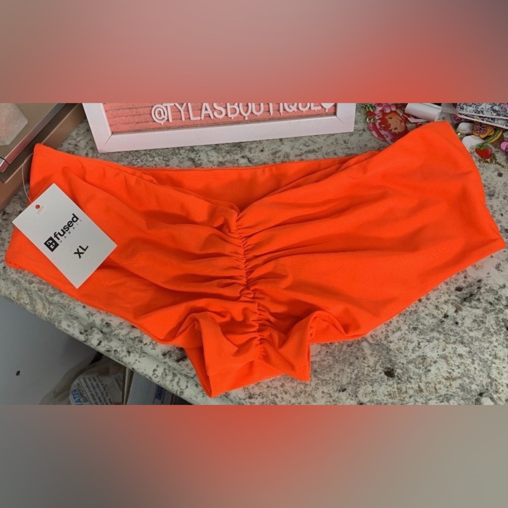 Fused bikini bottoms